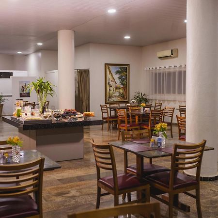 Hotel Dan Inn Barretos By Nacional Inn Екстер'єр фото