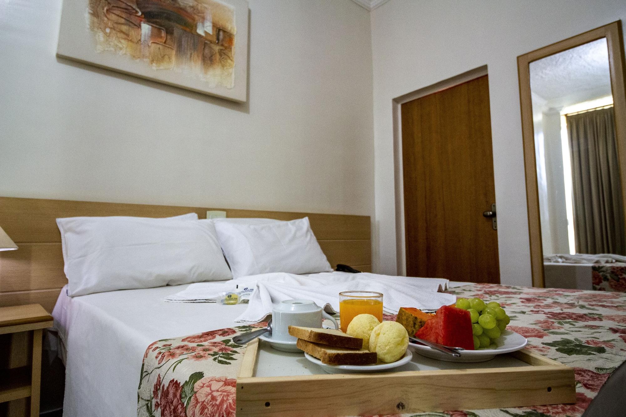 Hotel Dan Inn Barretos By Nacional Inn Екстер'єр фото