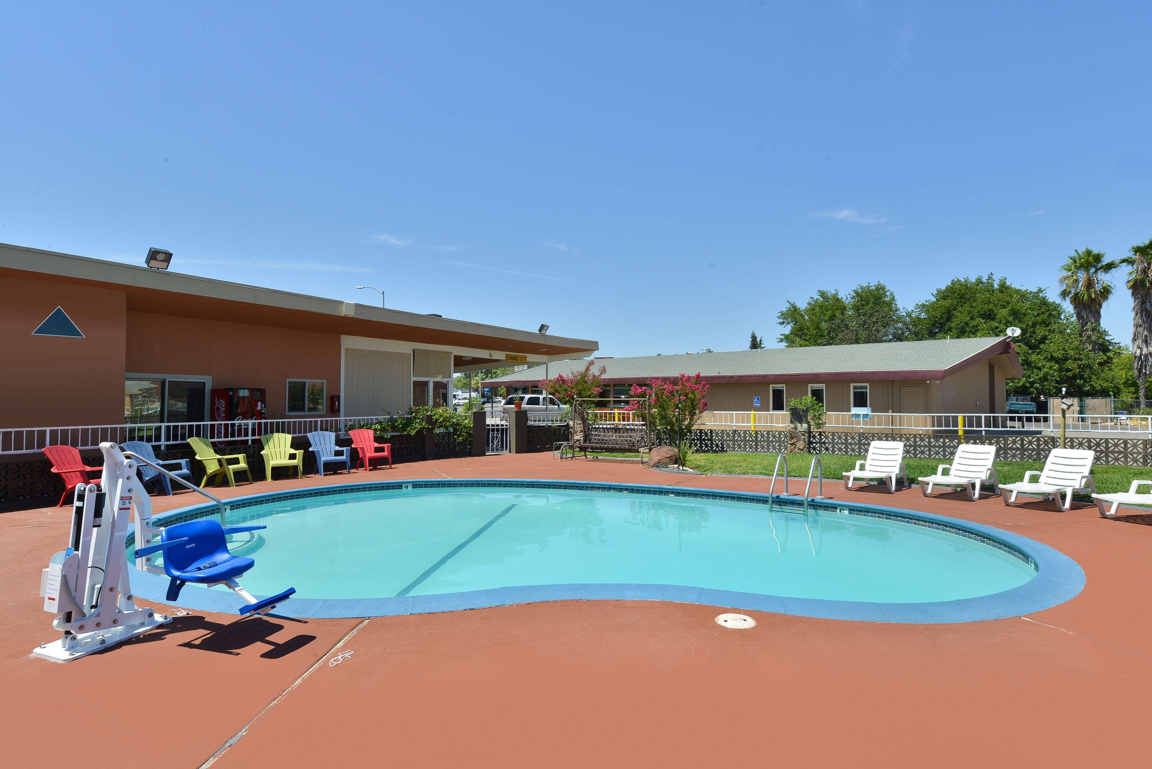 Hotel Dan Inn Barretos By Nacional Inn Екстер'єр фото