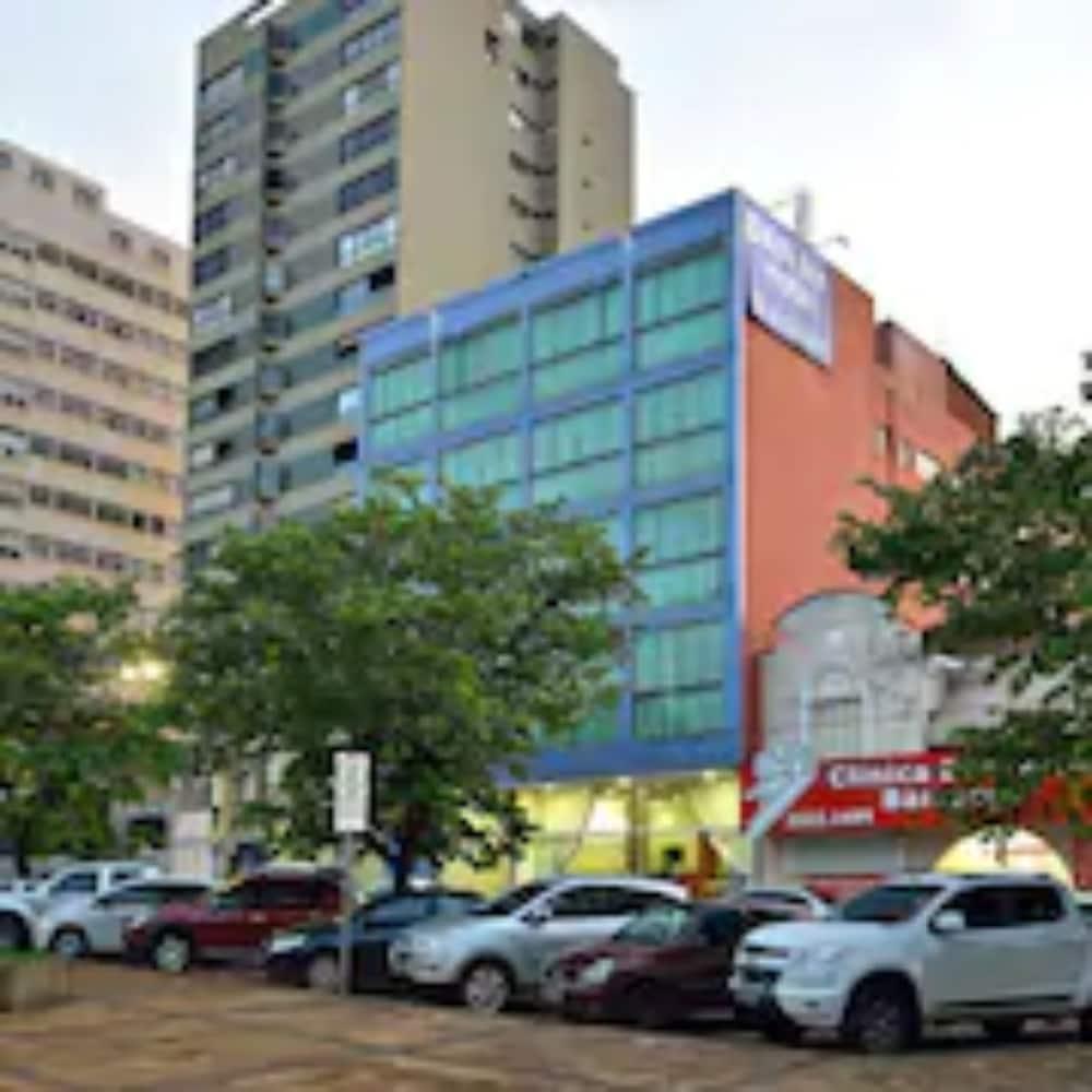 Hotel Dan Inn Barretos By Nacional Inn Екстер'єр фото