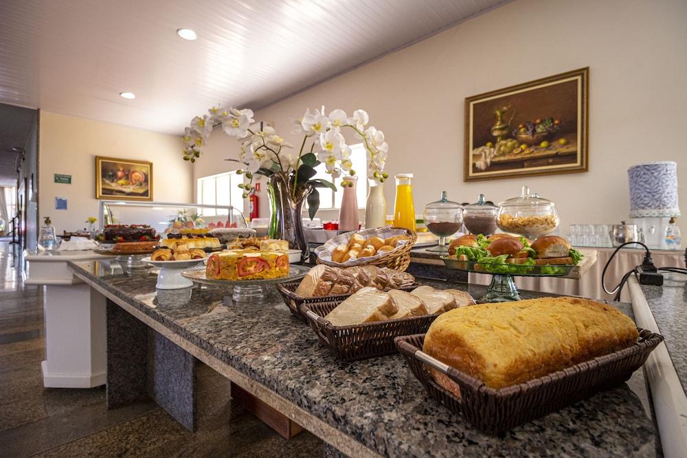 Hotel Dan Inn Barretos By Nacional Inn Екстер'єр фото