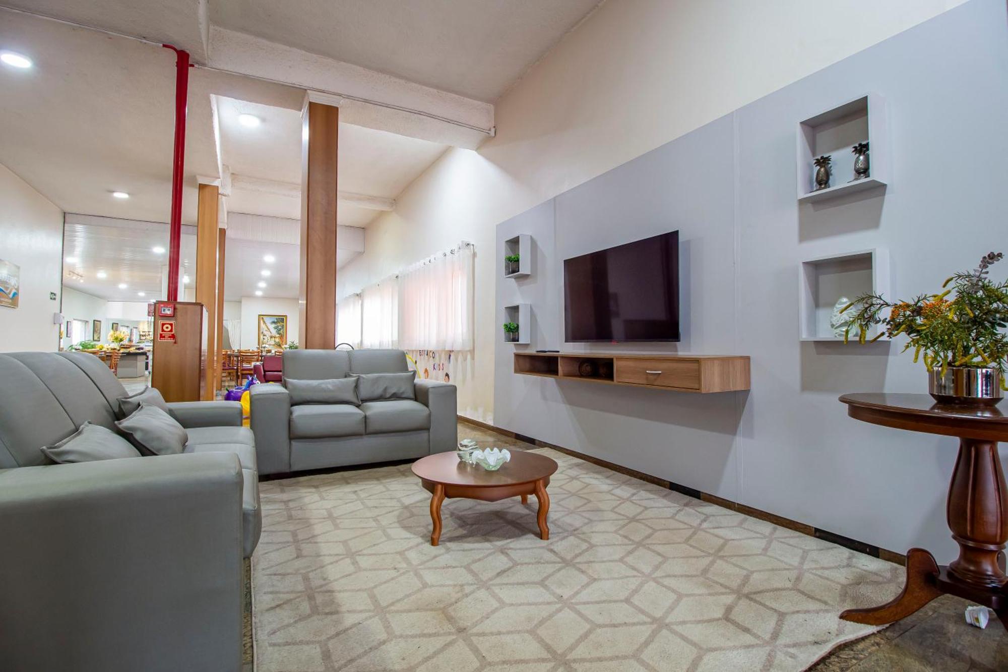Hotel Dan Inn Barretos By Nacional Inn Екстер'єр фото