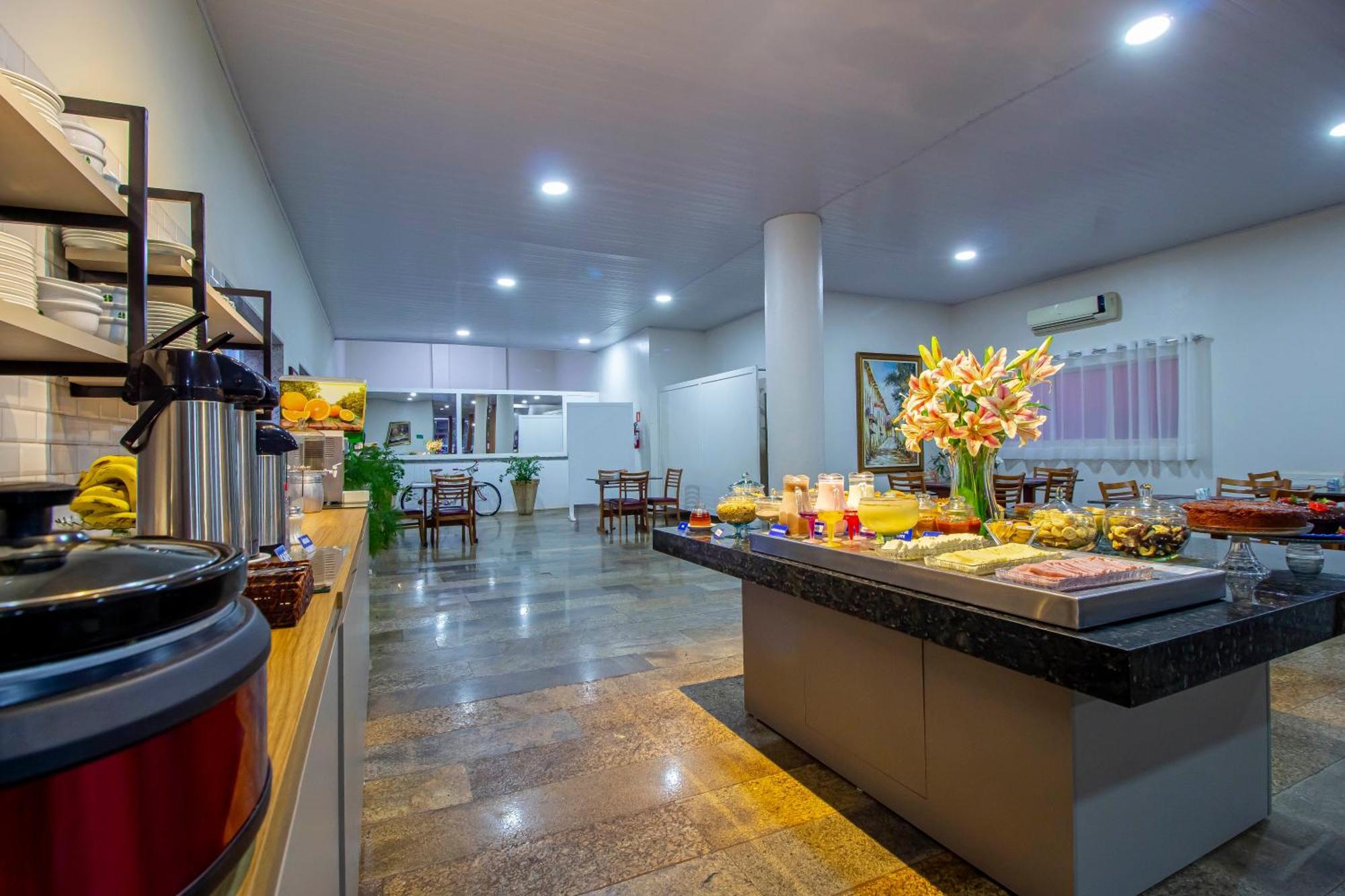 Hotel Dan Inn Barretos By Nacional Inn Екстер'єр фото
