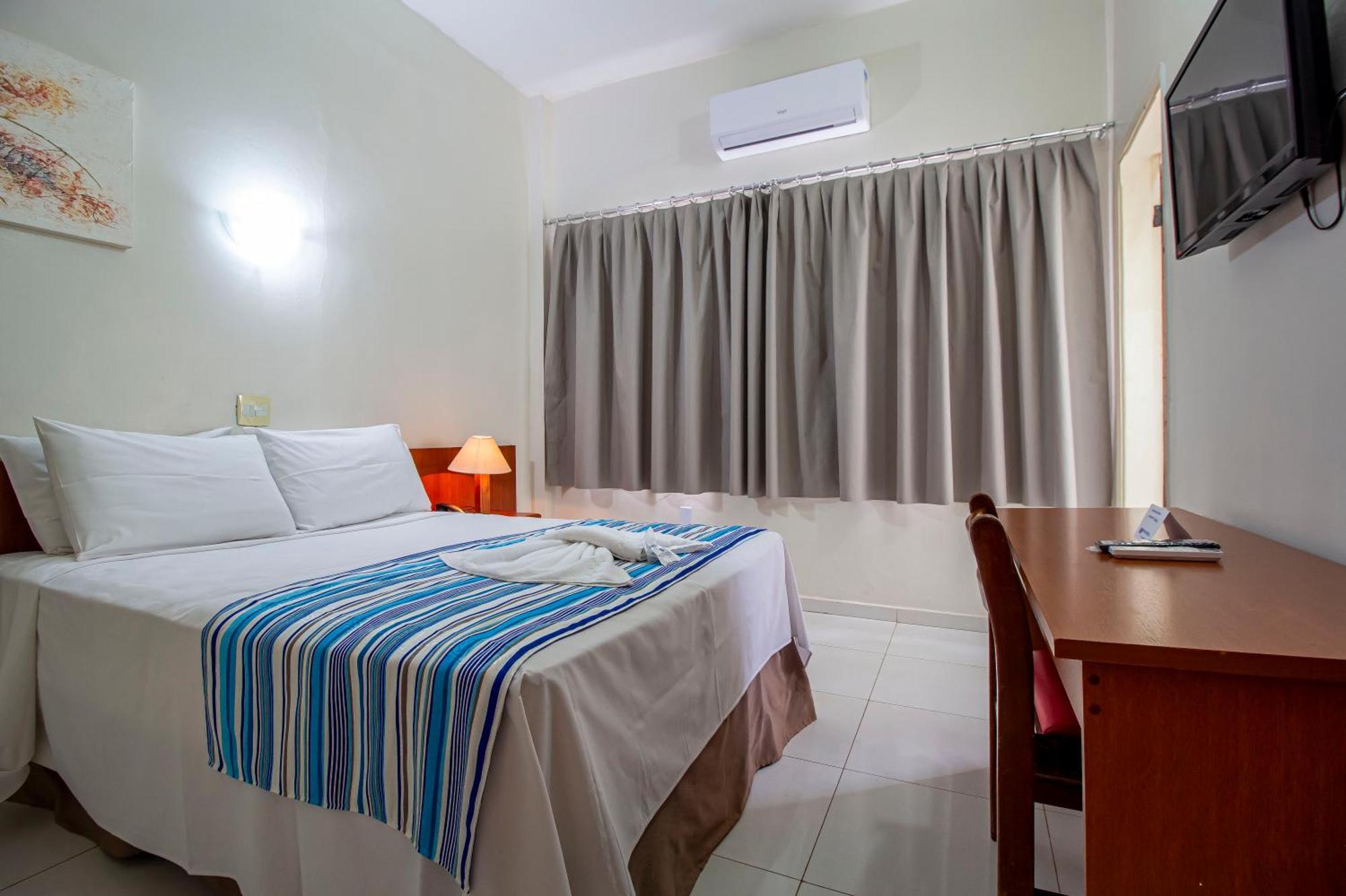 Hotel Dan Inn Barretos By Nacional Inn Екстер'єр фото