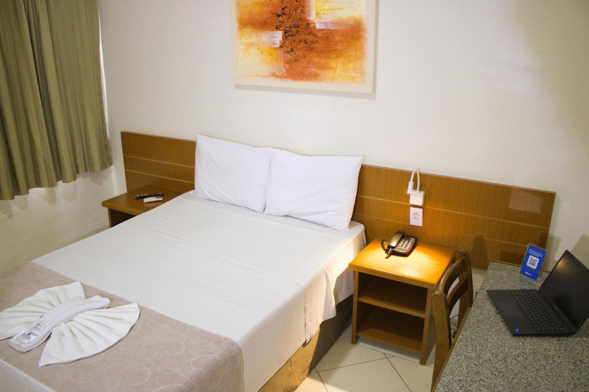 Hotel Dan Inn Barretos By Nacional Inn Екстер'єр фото
