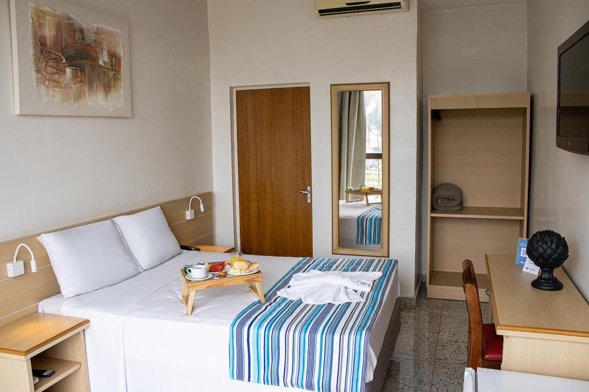 Hotel Dan Inn Barretos By Nacional Inn Екстер'єр фото