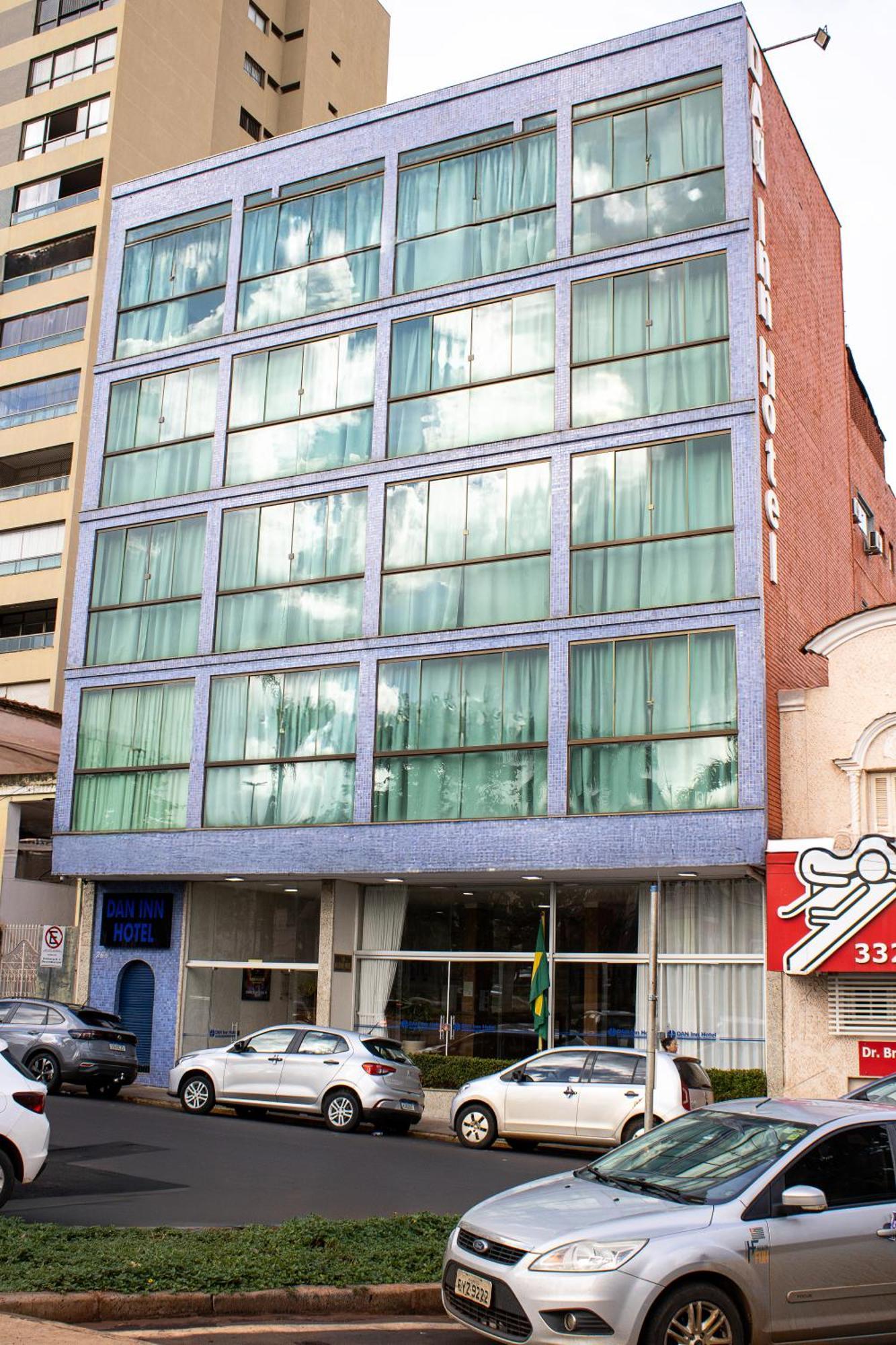 Hotel Dan Inn Barretos By Nacional Inn Екстер'єр фото