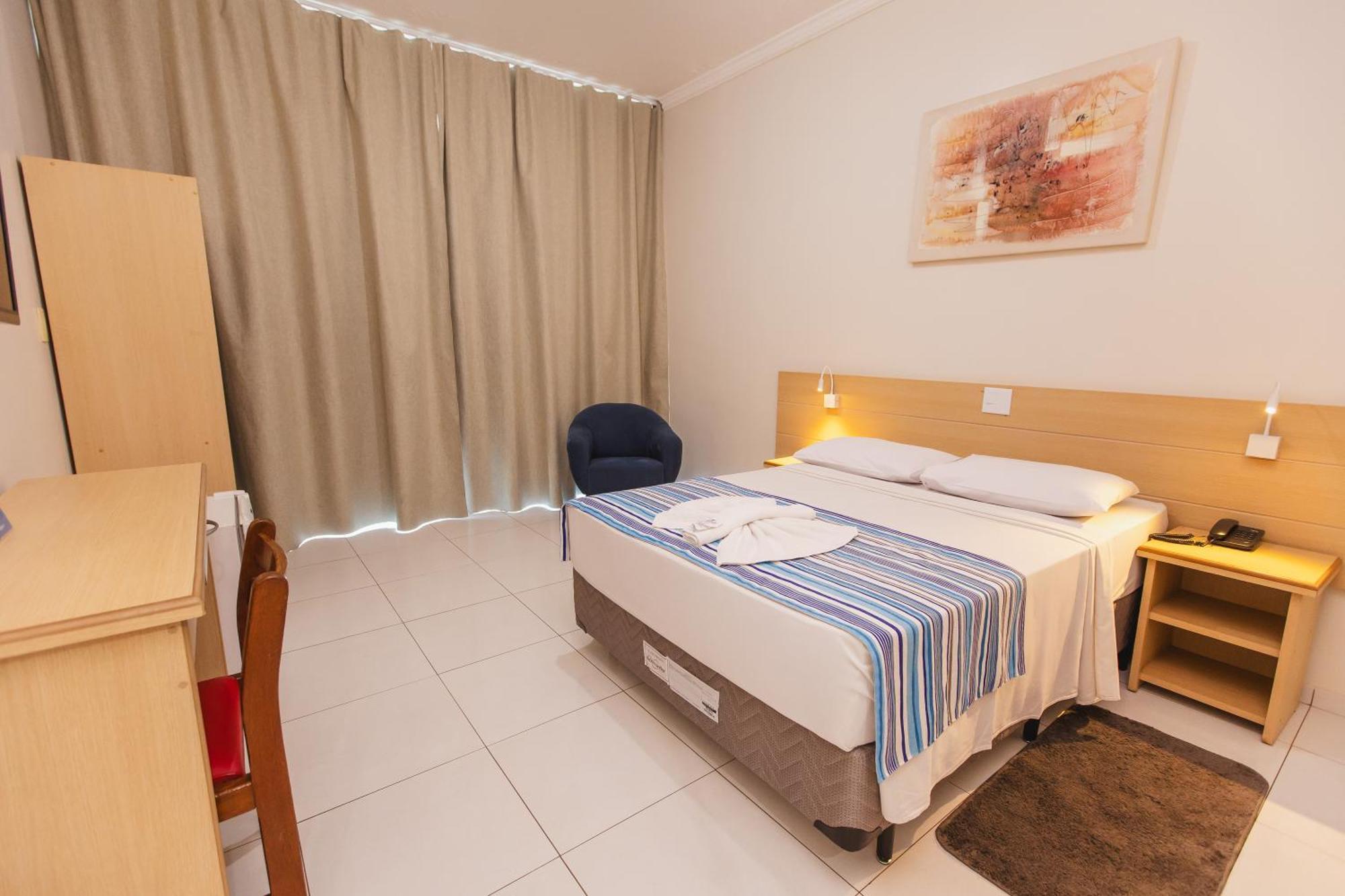 Hotel Dan Inn Barretos By Nacional Inn Екстер'єр фото